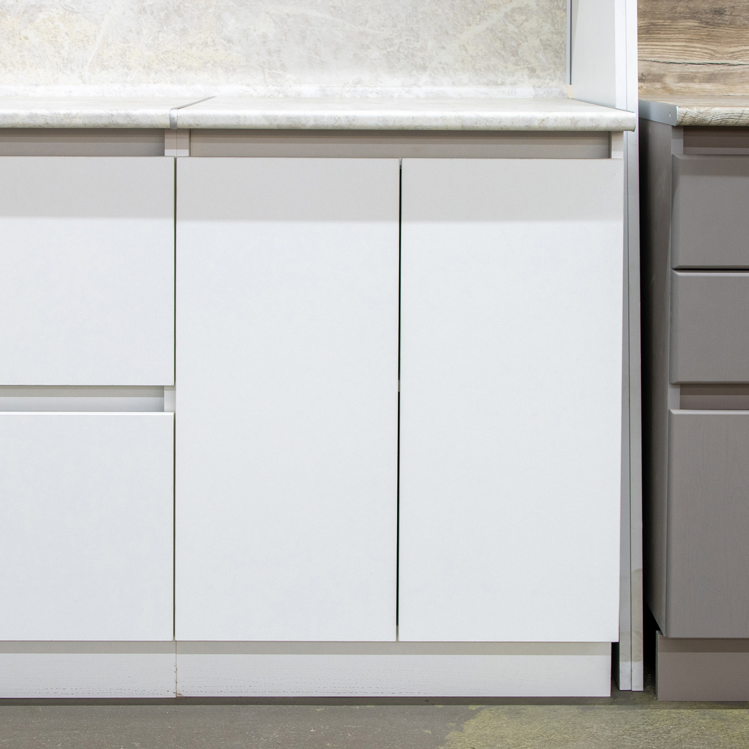 Шкаф напольный 600х850х600 мм BROZEX-WOOD Стиль, с двумя дверцами, белый Шкаф напольный 600х850х600 мм BROZEX-WOOD Стиль, с двумя дверцами, белый