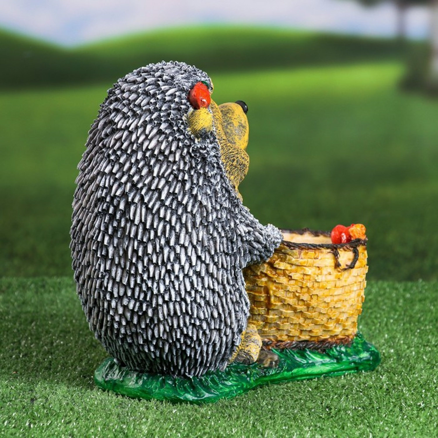 Садовая фигура "Ежик с плетеной корзинкой" 26х25х15см 9572969