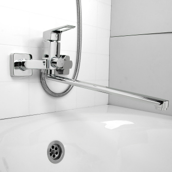 Смеситель для ванны Milardo Atlantic, длинный излив, однорычажный