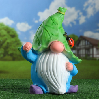 Садовая фигура "Гном с божьей коровкой" 40х31х23см  4895453