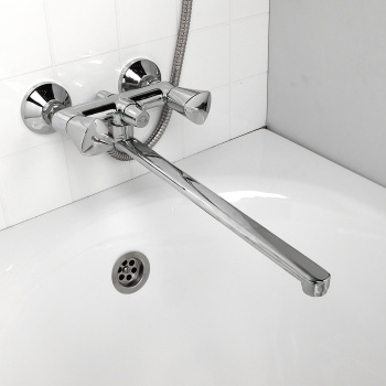 Смеситель для ванны IDDIS Bounce, длинный излив, двухвентильный